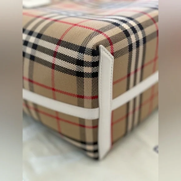 NEW AUTHENTIC BURBERRY SMALL LONDON TOTE - Picture 16 of 16